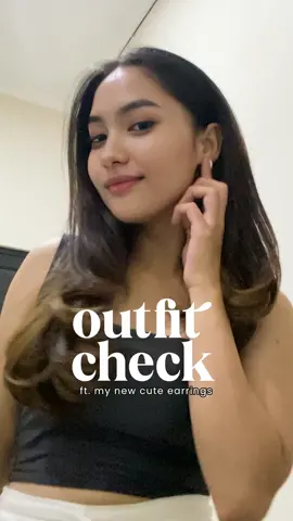 Walau pakai anting harga 11ribuan aku tetap cantik kan.. 🥰🥰