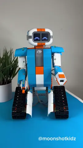 Today I want to introduce you to Duke, a robot I built using WhalesBot E7 Pro kit. You can build 12 different models using this kit. It includes IR, touch and 5-in-1 grayscale sensor. It can be coded using scratch, Python and C languages. It comes with clear building instructions and some sample lessons that teach how to use and conde sensors.  Order your kit following the link in the bio.   Ready to build your own? Order your kit now through the link in the comment 🔗 The whole store has 40% discount. #robotics #tech #coding #WhalesBot #ad #stemeducation #stem teacher #stemlearning #womeninstem #roboticsforkids @WhalesBot 