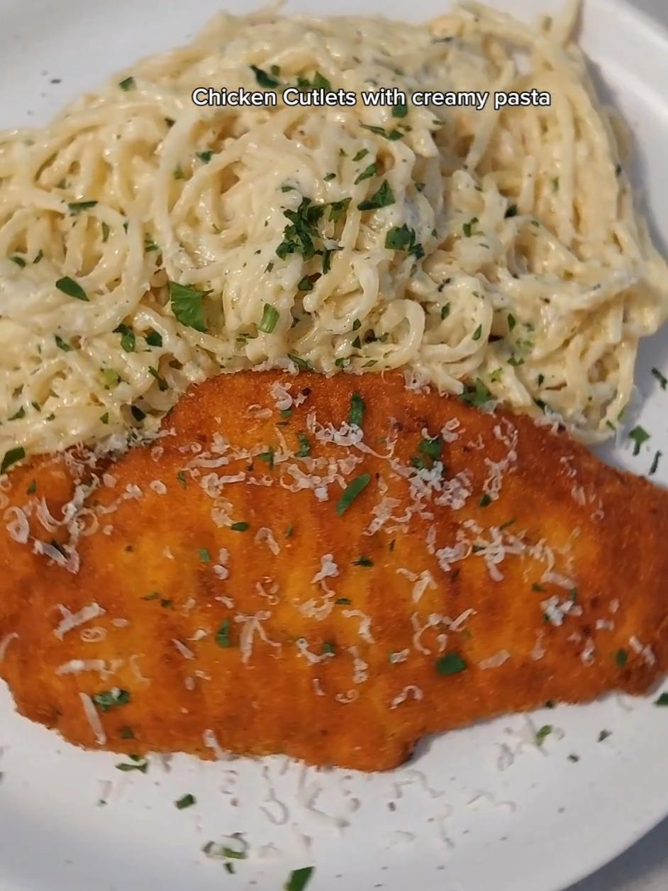 #chickencutlets #creamypasta #alfredo #EasyRecipe #delicious #Foodie #asmrsounds #lunchideas #DinnerIdeas 