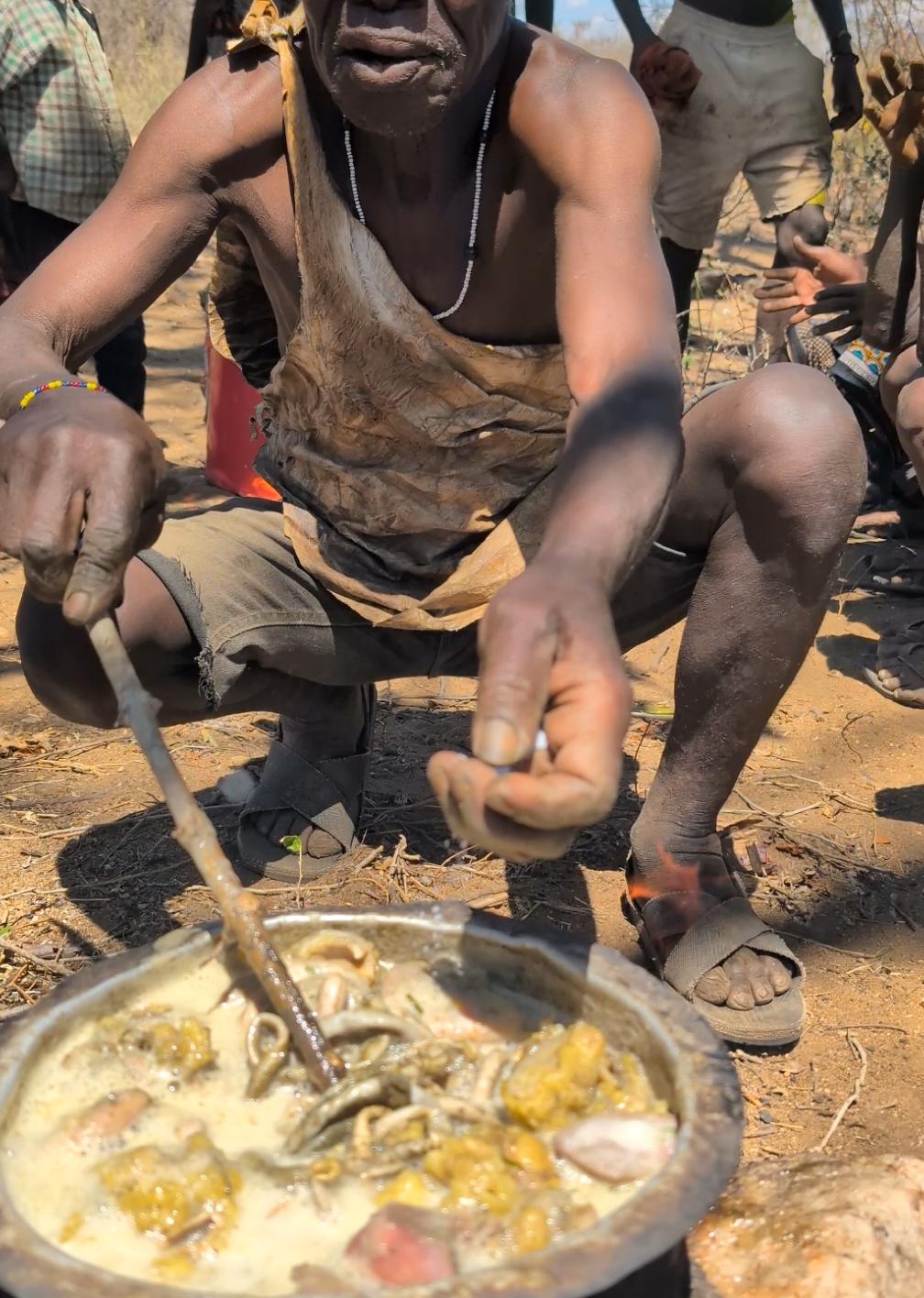 Hadzabe Old man cooks the favorite soup middle of nowhere without any spices 😋‼️😲#hadzabetribe #africastories #USA #UK #baboon 