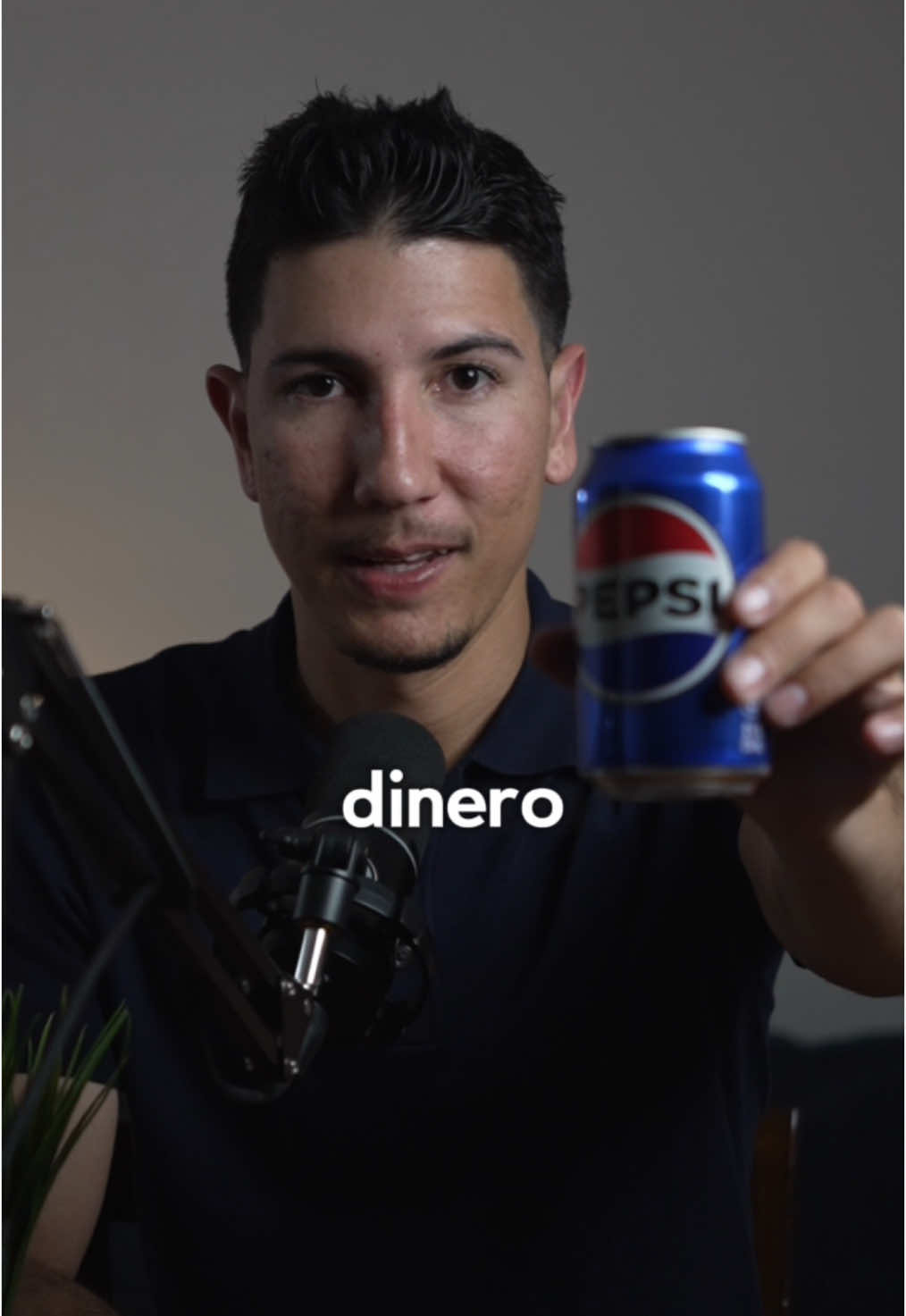 Pepsi es una de las compañías que cotizan en bolsa que mayores dividendos pagan,en promedio un 2.59% de el valor de la acción,es hora de que aprendas a cómo invertir y para eso te invito a mi canal de YouTube donde te prometo que mejorarás tus finanzas personales#finanzas #amex #chase #bolsadevalores #credito 