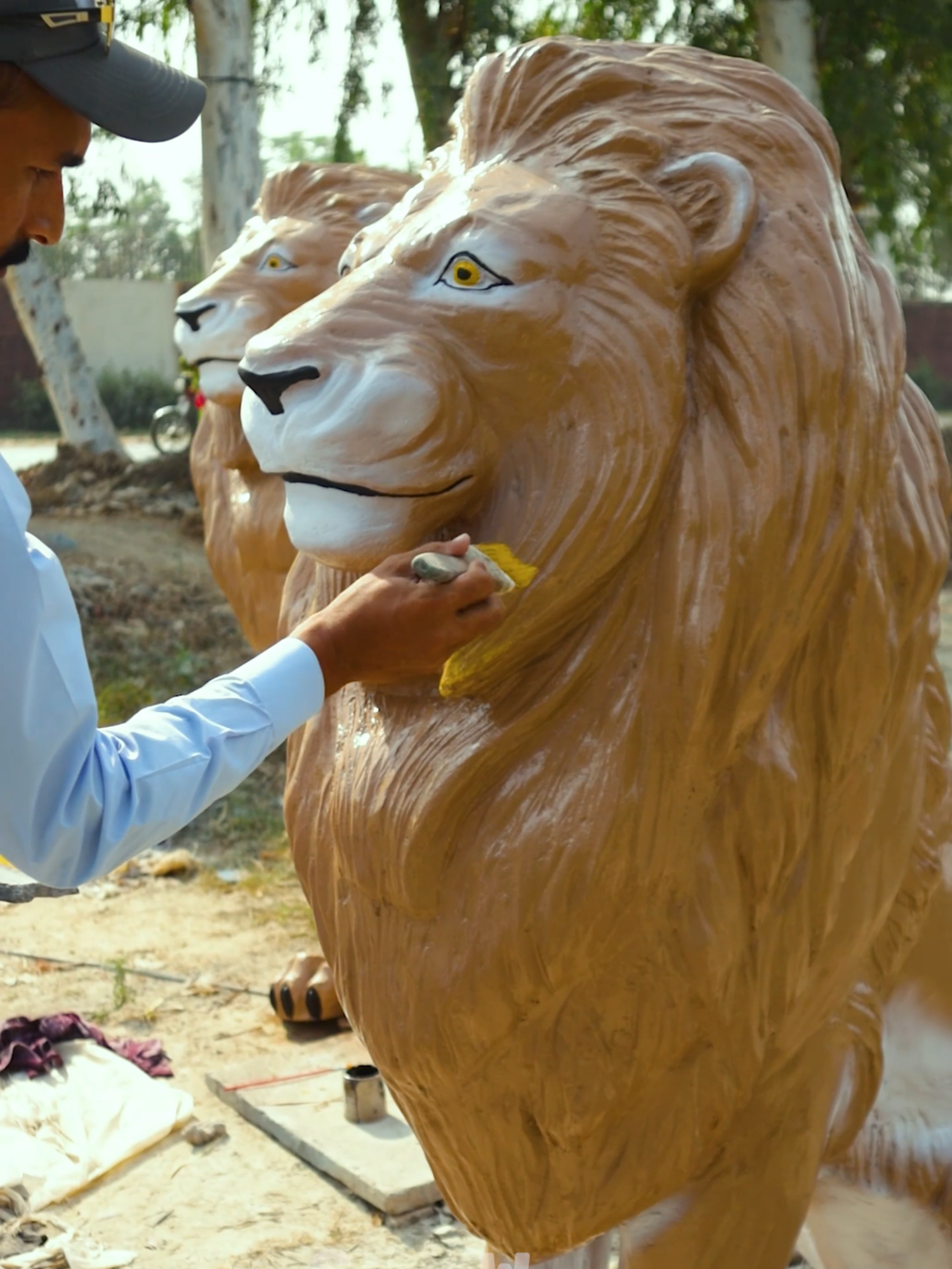 The Art of Crafting a Giant Fiber Lion in Our Factory