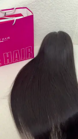 Can never go wrong with silky buss down🥰😍#tiktokshopblackfriday#iseehair#gluelesswig#hdlacewig#preeverythingwigs#fyp#straightwig