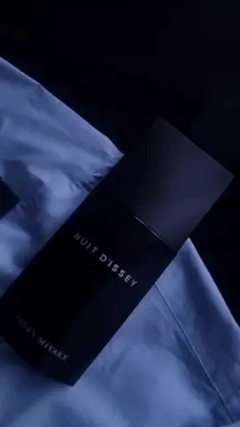 Werbung | Nuit D'Issey @isseymiyakeparfums  Ich erhielt dieses Produkt kostenlos von @influenster und @isseymiyakeparfums im Austausch für meine ehrliche Bewertung  #Influenster #isseymiyake #isseymiyakemen #isseymiyakeparfums #mensperfume #eaudetoilette #bergamot #leatherscent #Patchouli #influenstervoxbox #ugccreator #ugccommunity #productshowcase #perfumeaddict #perfumelover 