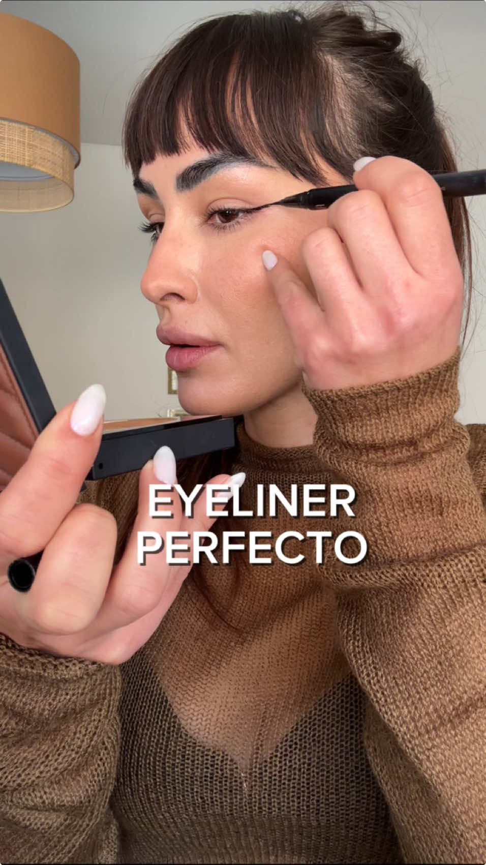 Lo habeis probado? Mas facil imposible 🖤 #Eyeliner #makeuphacks #makeuptutorial #parati #fyp #cateye 