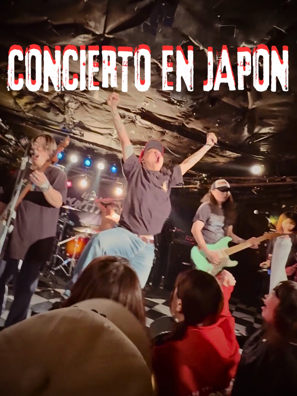 Visité el Shelter, el bar en el que se basó el anime de Bocchi the Rock. Viví un concierto increíble y lleno de energía por parte de @Good Grief | Tokyo Sad Boys un grupo de punk muy poderoso. Nunca había visto a un público tan... ¡tan aventado! 😅 ¡Grandes! 🤘🏻 #punk #rock #japon #bocchitherock  #shelter #starry 