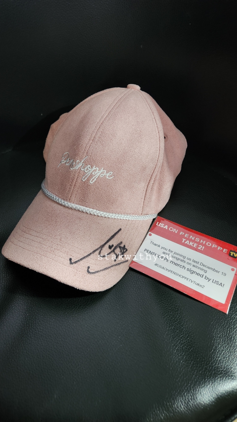 FINALLY NABIGAY KO NA DIN KAY PRINCESS 🥹 HER REACTION IS PRICELESS, SUPER SWEET AND APPRECIATIVE NIYA 🩷 ENJOY THE SIGNED LISA CAP 🫰@STACEY  p.s. sorry po sa boses ko, mej hirap na po talaga magsalita 😭 GRAND BINIVERSE DAY 2   #BINIRocksAtBigDome  #GrandBINIverse @BINI PH 