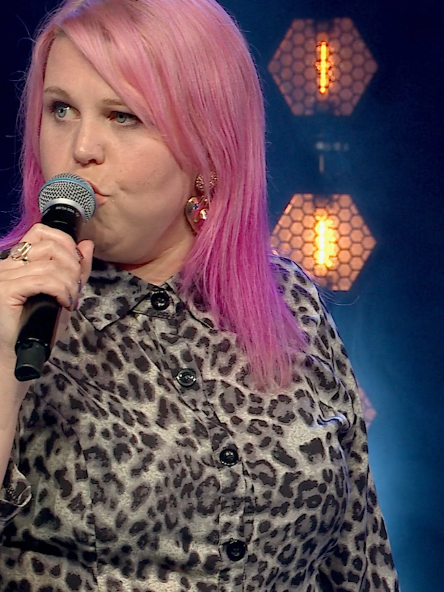 Lindsey Santoro has decided having a kid is not really for her, but gas and air is! 🚼 #LindseySantoro #ComedyCentralLive #CCUK #ComedyCentralUK #CCLive #StandUp #Laugh
