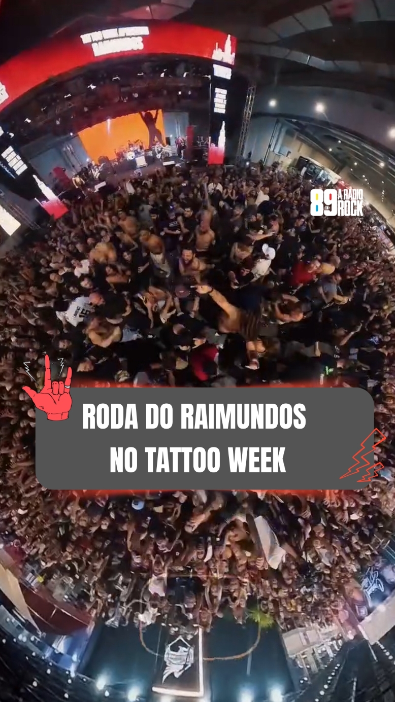 RODA DO RAIMUNDOS NO TATTOO WEEK O evento aconteceu de 15 a 17 de novembro e durante o show da banda abrirão uma roda e o Digão entrou no meio e participo. Créditos: raimundosrock #89 #aradiorock #radiorock #vivaorock #rock #89fm #89aradiorock #89fmaradiorock 