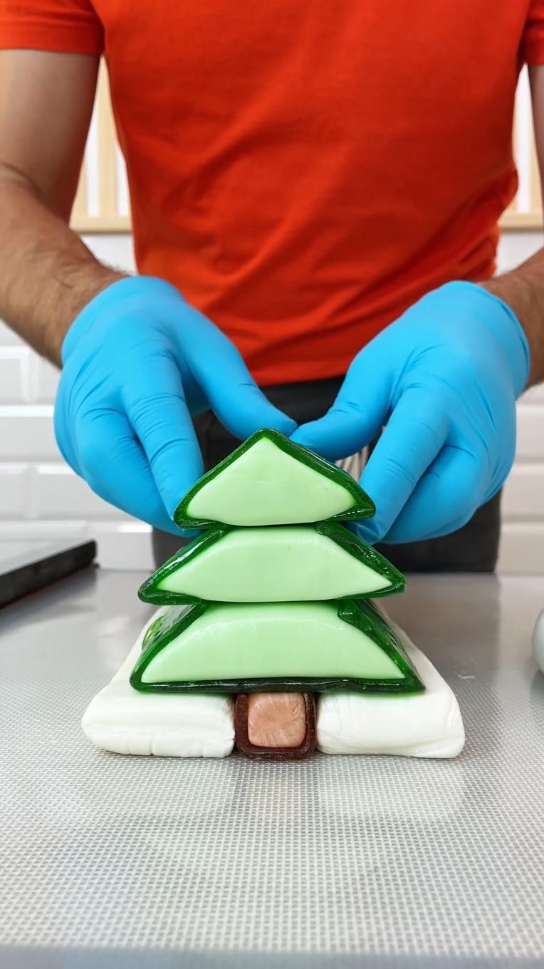 Christmas Tree 🌲 HARD CANDY #candy #DIY #christmas #SATISFYING #fyp #viral #ASMR 