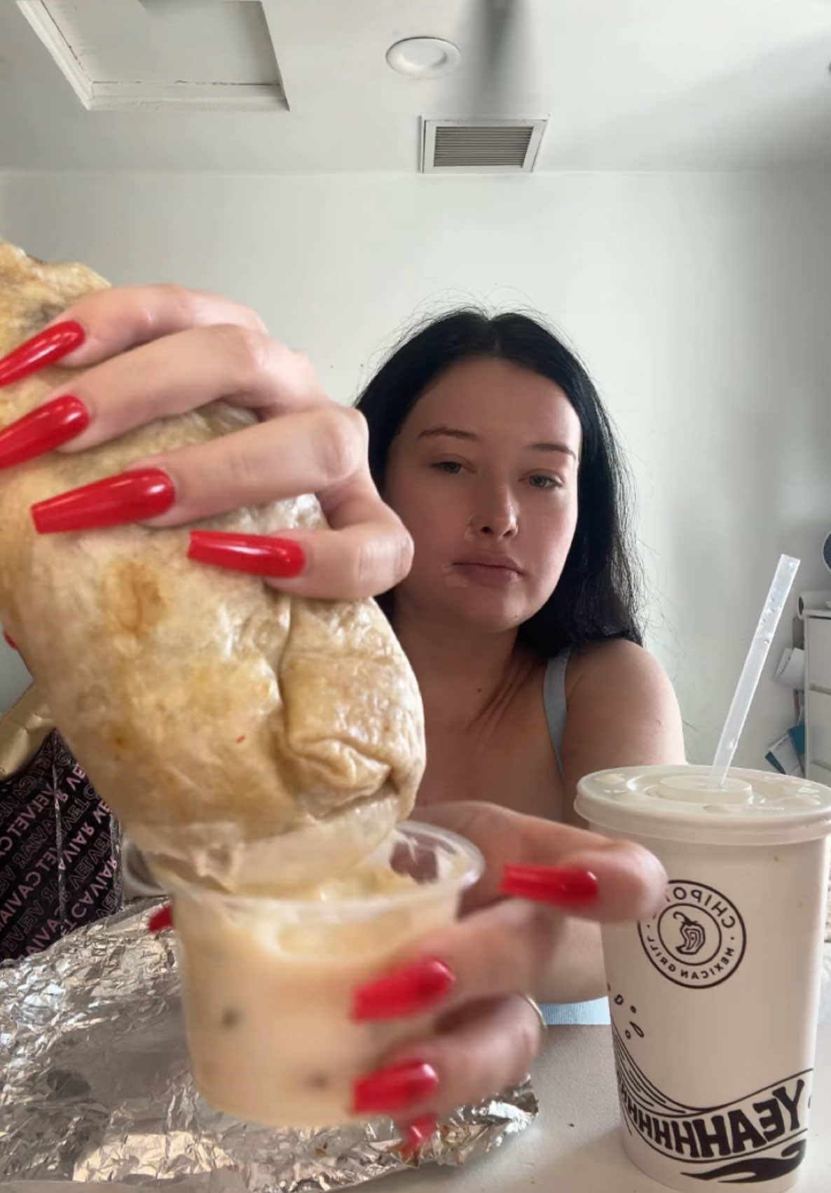 chipotle burrito mukbang #mukbang #eatwithme #chipotle #burrito #burritomukbang #eating #food 