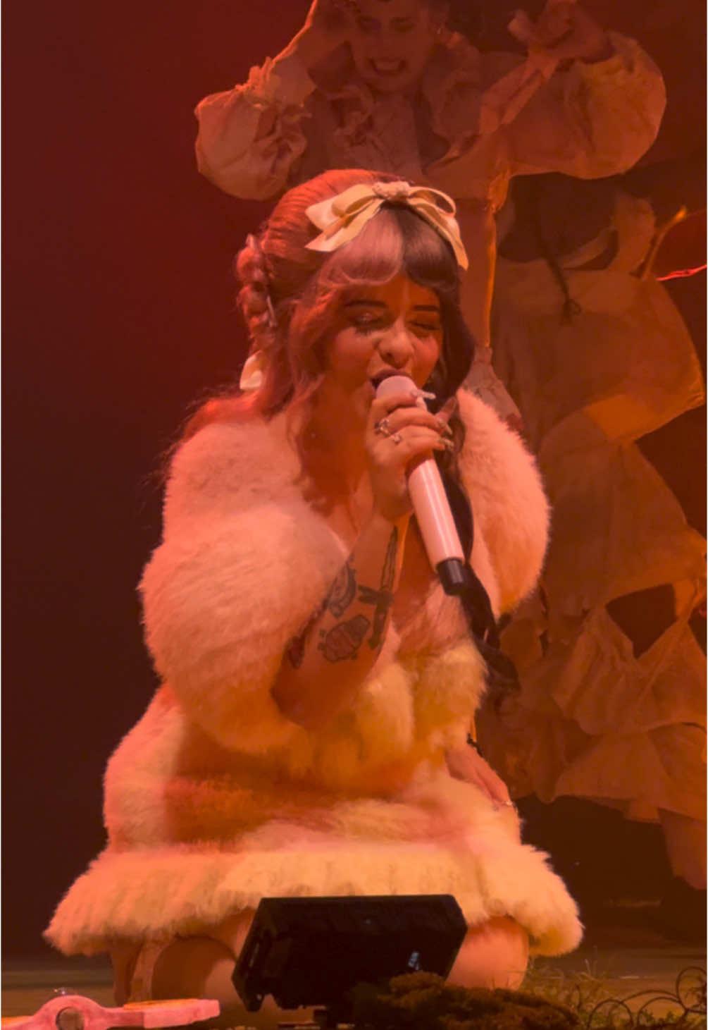 pity party 🏩🎂 @Melanie Martinez #fyp #melaniemartinez #trilogytour 