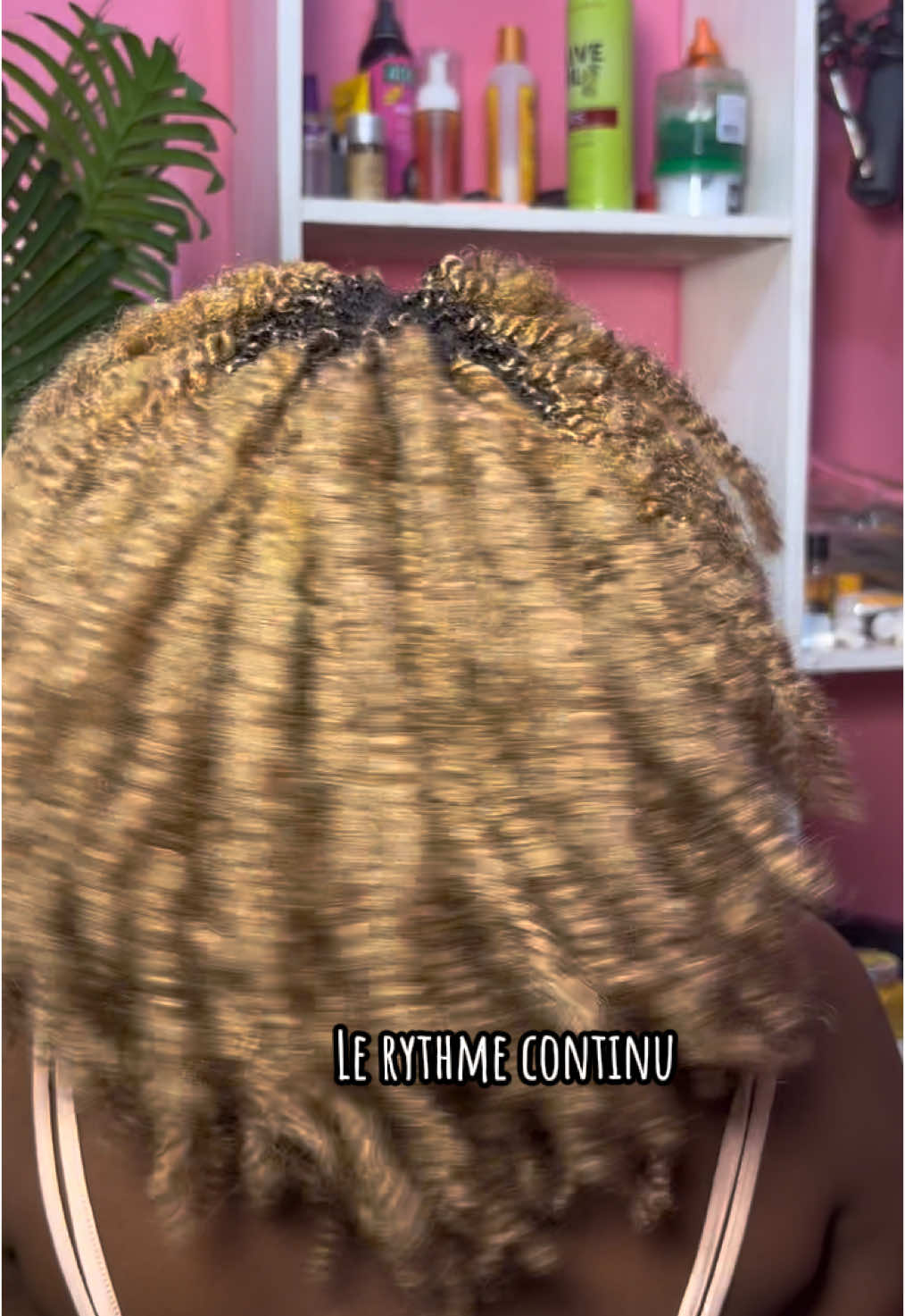 La beauté de mes clientes ne jouer pas avec 🥰@J-beauty 224 #abonnezvous #kinkyhair #twist #pourtoii #virał #pourtoi #guineenne224🇬🇳 #tiktokguinee224🇬🇳 