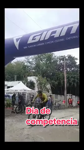 Hoy fuimos a competir! El dia lluvioso fue perfecto para participar en el #shorttrackmapaches #puertomorelosquintanaroo #bicicleta #🚵‍♂️ #ciclismo #bikelife #biker #bikelover #🚲 #mtb #selva 
