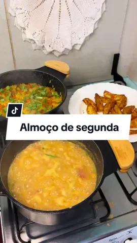 Segunda pede um almocinho rapido😍🤤 . . . . #viralvideos #almoço #almocodehoje #cozinhando #receitafacil 