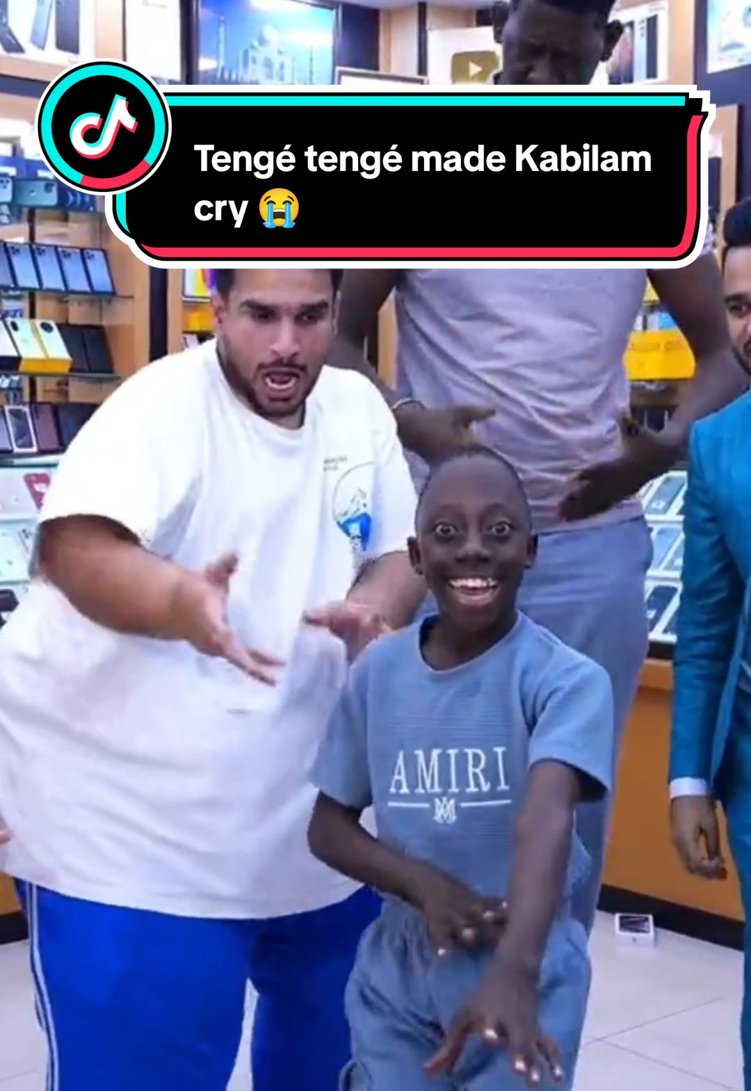 tengé tengé made Kabilam cry #fypシ #fyp #fypシ゚viral #vues #kabila #paris #fyppppppppppppppppppppppp #newyork #fyyyyyyyyyyyyyyyy #american #france #tenge #kenya 