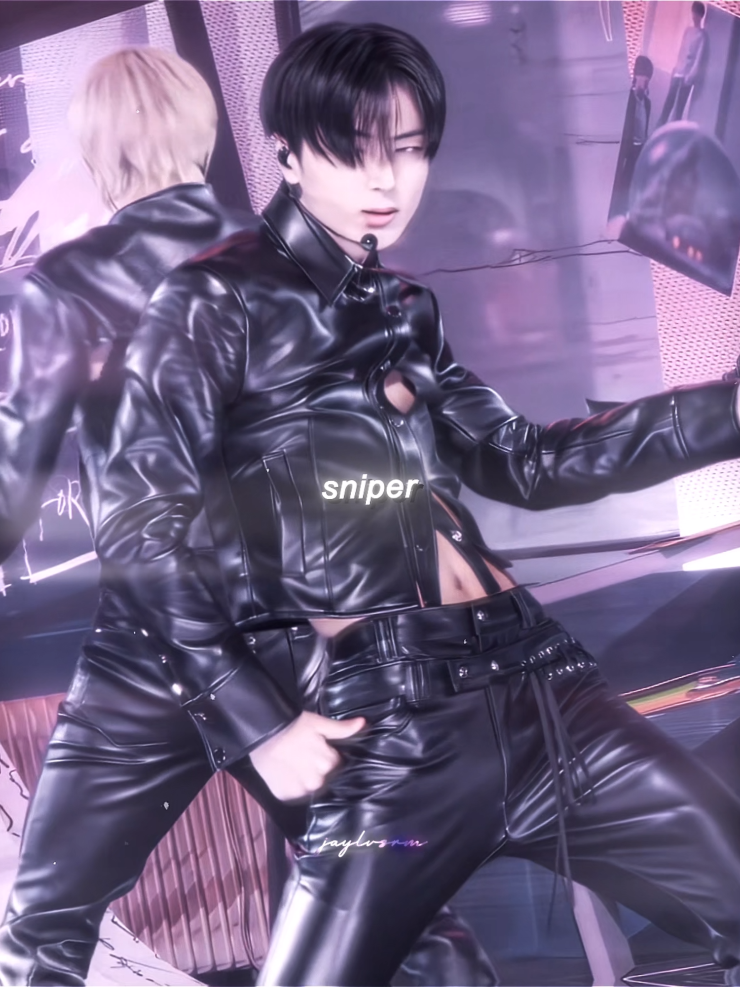 repost because i posted the wrong one ☹️ anw we need more jay in croptops 🧎🏻‍♀️ #enhypen #edit #jay #enha #parkjongseong #jayedit