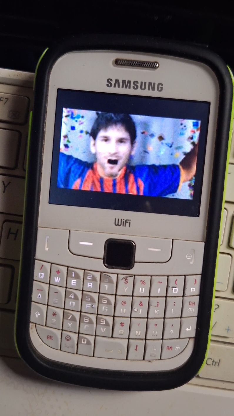 Messi el de los goles. 😄 Videos virales antes de tiktok. 😎 #samsung #celulares #viejaescuela #messi #parati 