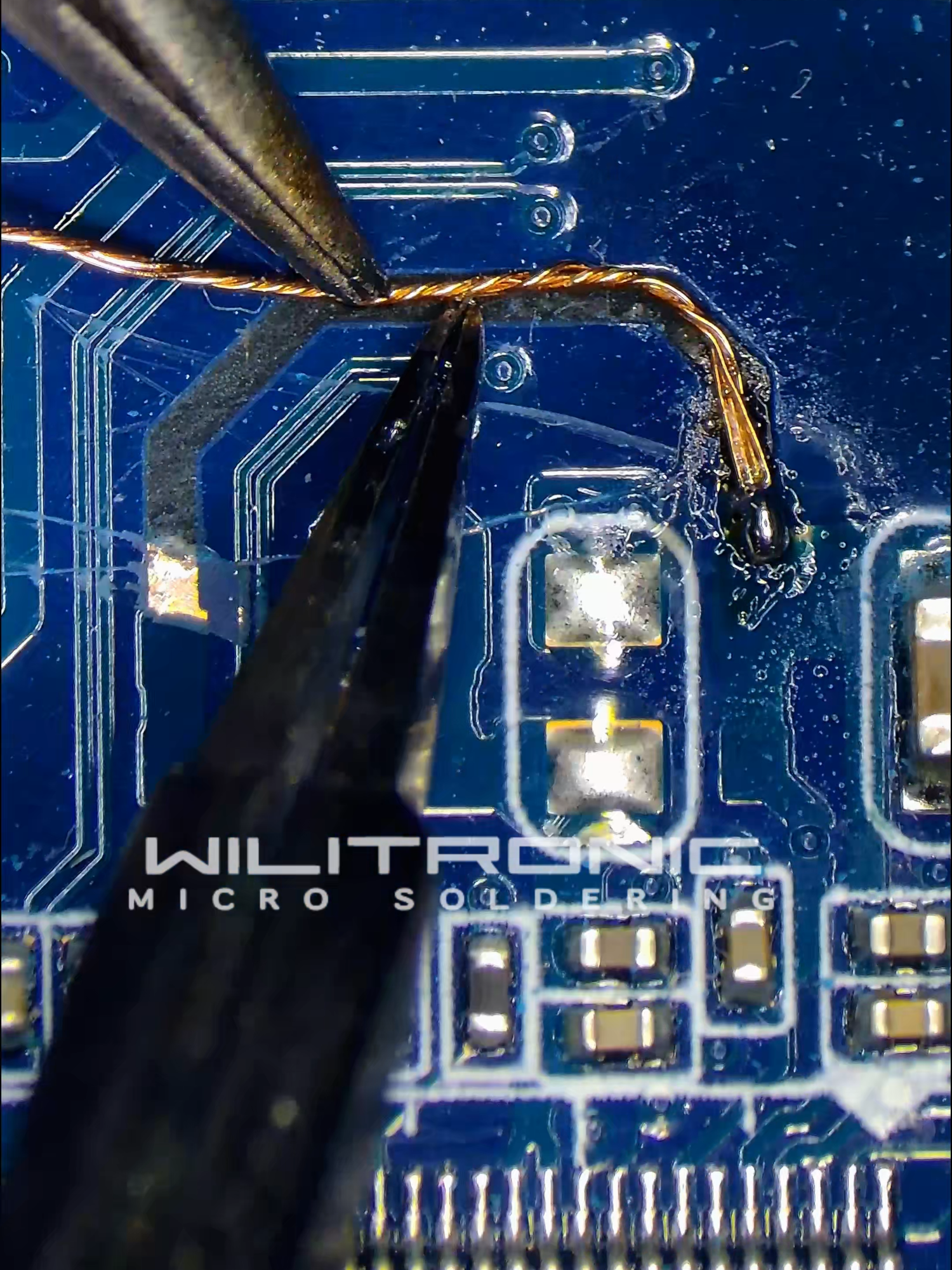 Repair a Cut Track #microsoldering #electronic #satisfyingvideo