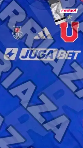 Se filtró la camiseta qué usará la U en su regreso a Copa Libertadores. Se trata del uniforme titular para la temporada 2025. ¿Qué tal? 👀 #udechile #azules #vamoslau #camiseta #adidas 