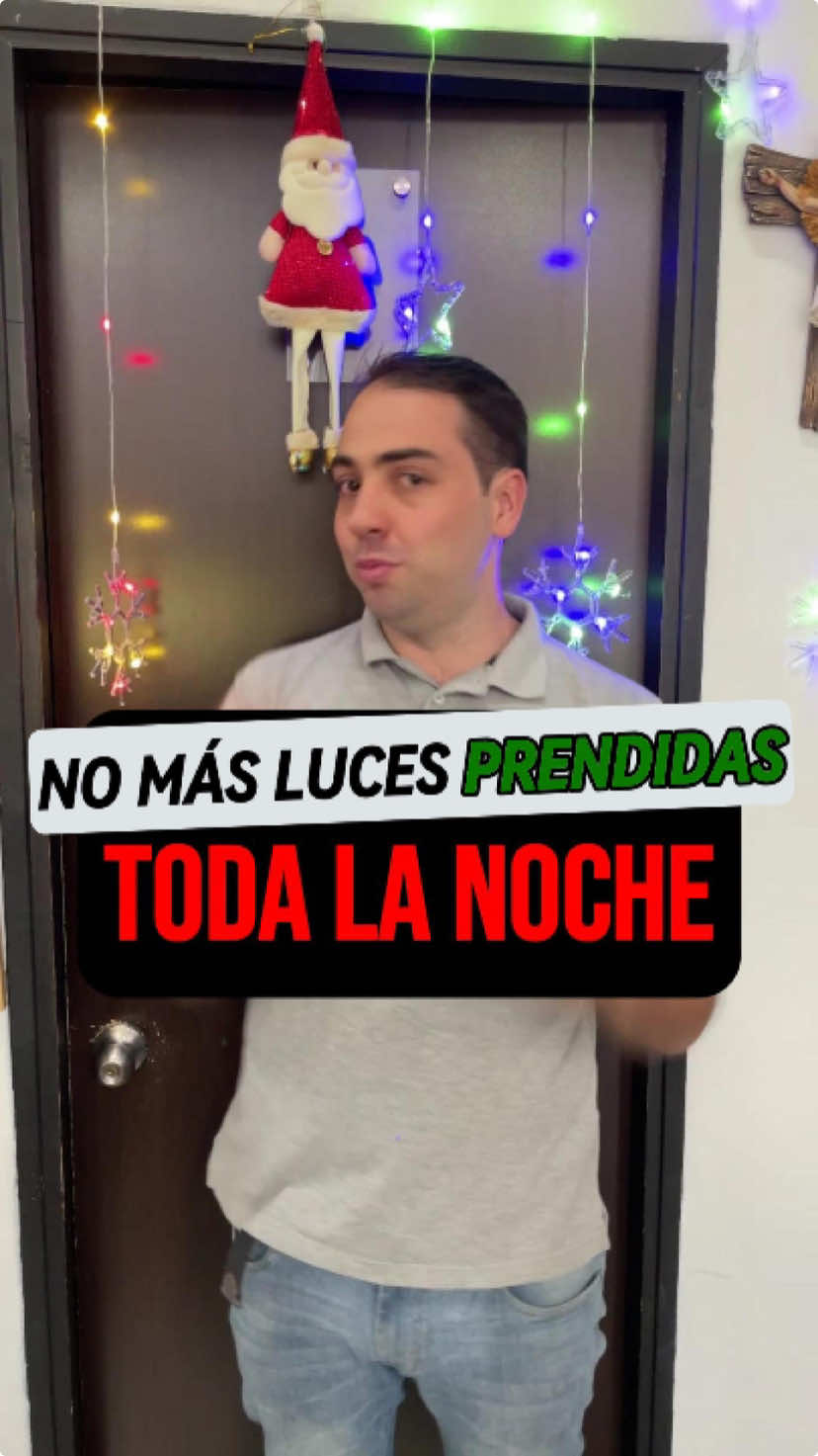 ❌ Estar pendiente de apagar las luces navideñas todos los días es demasiado incomodo. Pero acá te traemos la solución, con este Timer vas a poder programar el tiempo que quieres que los alumbrados pasen prendidos y el tiempo que van a pasar apagados.  🎄De esta manera, solo te vas a preocupar por prenderlos cuando pongas la instalación en diciembre y apagarlos cuando la quites en enero. Escribe la palabra TIMER en los comentarios y te daremos la información de este excelente producto. 📲 #navidad #alumbrados #luces #adorno #diciembre #ahorro 