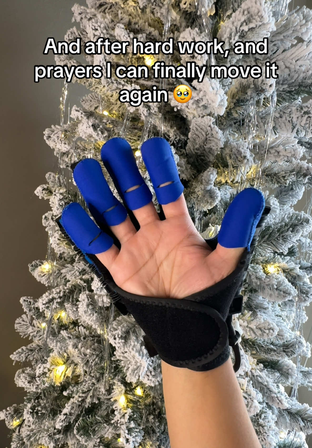 This glove changed my life 🥹♥️ #health #stroke #strokesurvivor #mobilityaid #paralyzed #chronicillness #dontgiveup #thankgod 