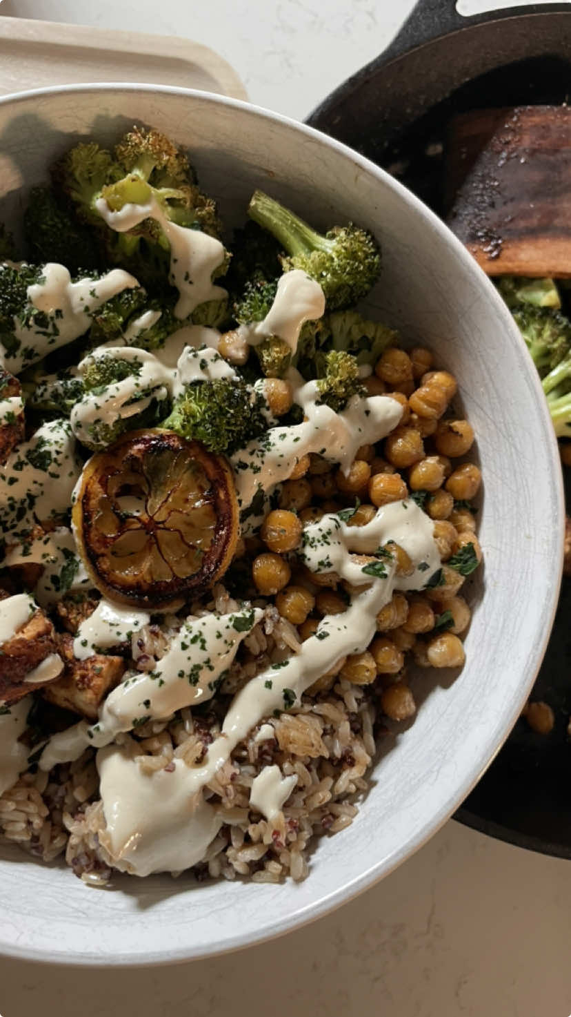 Healthy girl dinner 🥦✨👸🏼 recipe below!!  Ingredients: @Drink Poppi for the good vibes @Thrive Market quinoa and brown rice, cooked as directed Broccoli florets 1 can chickpeas, rinsed 2 chicken breast Juice of 1 lemon Zest of 1 lemon 3 tbsp @Good Culture cottage cheese 1 tbsp tahini 2 tbsp @Primal Kitchen Foods dijon mustard 1 tbsp white wine vinegar  2 tsp @Mike’s Hot Honey  1/3 cup parmesan cheese 2 tsp coconut aminos 1 clove garlic Seasonings: @Simply Organic smoked paprika, onion powder, garlic powder, salt, pepper, @Graza olive oil Instructions: 1. Add brocolli and chickpeas to sheet pan, season with above seasonigs and olive oil, and bake at 425° until crispy 2. Season chicken on both sides with above seasonings, brown on both sides on cast iron, add in 1/2 lemon juice and lemon zest, then finish cooking in oven at 425° until internal temp of chicken reaches 165° 3. In a blender, combine cottage cheese, tahini, white wine vinegar, coconut aminos, garlic, honey, Parmesan cheese, a little water, and pepper and boend until smooth 4. Assemble heathy girl dinner and top with caesar dressing 5. Enjoy😚 #DinnerIdeas #easydinner #healthydinner #easydinnerrecipes #healthyrecipes #mealideas 