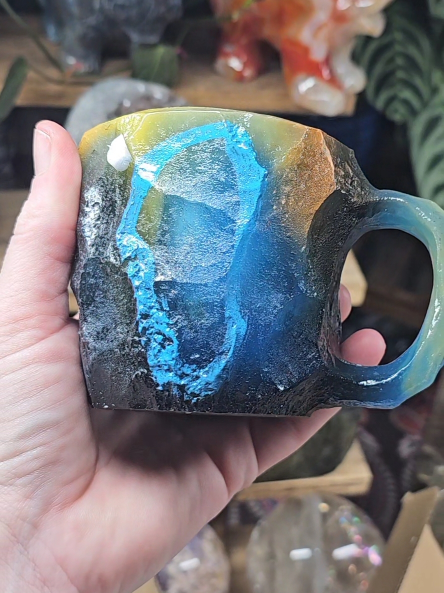 #stitch with @david_peabody .🫢 I actually kinda cant believe this is what was sent. Im shocked! #crystaltok #crystalcups #kdarn89 #thecrystalcellar #rocktok