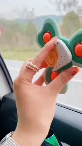 Olá! Dê uma olhada em 3 Pcs Brinquedo Do Banho Bebê Ventosa Mordedor Spiner Spin Otário Spining Top Spinner Dos Desenhos Animados Brinquedos Para As Crianças por R$42,00. Compre na Shopee agora!  Comente Aqui Eu Quero te envio o link no Direct ⚘️  Produto sujeito alteração de preço e disponibilidade no Site 👀  #brinquedobebes  #bebes 