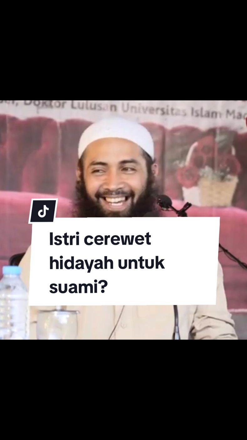 pertanyaan terlucu dari ibu2 saat ceramah Ustadz Syafiq Riza Basalamah. source-YT: Yufid.TV judul: Ceramah Umum : Tetaplah Bersamaku - Ustadz Dr. Syafiq Riza Basalamah, MA #ceramah #ustadzsyafiqrizabasalamah  #motivasihidup #fyp 