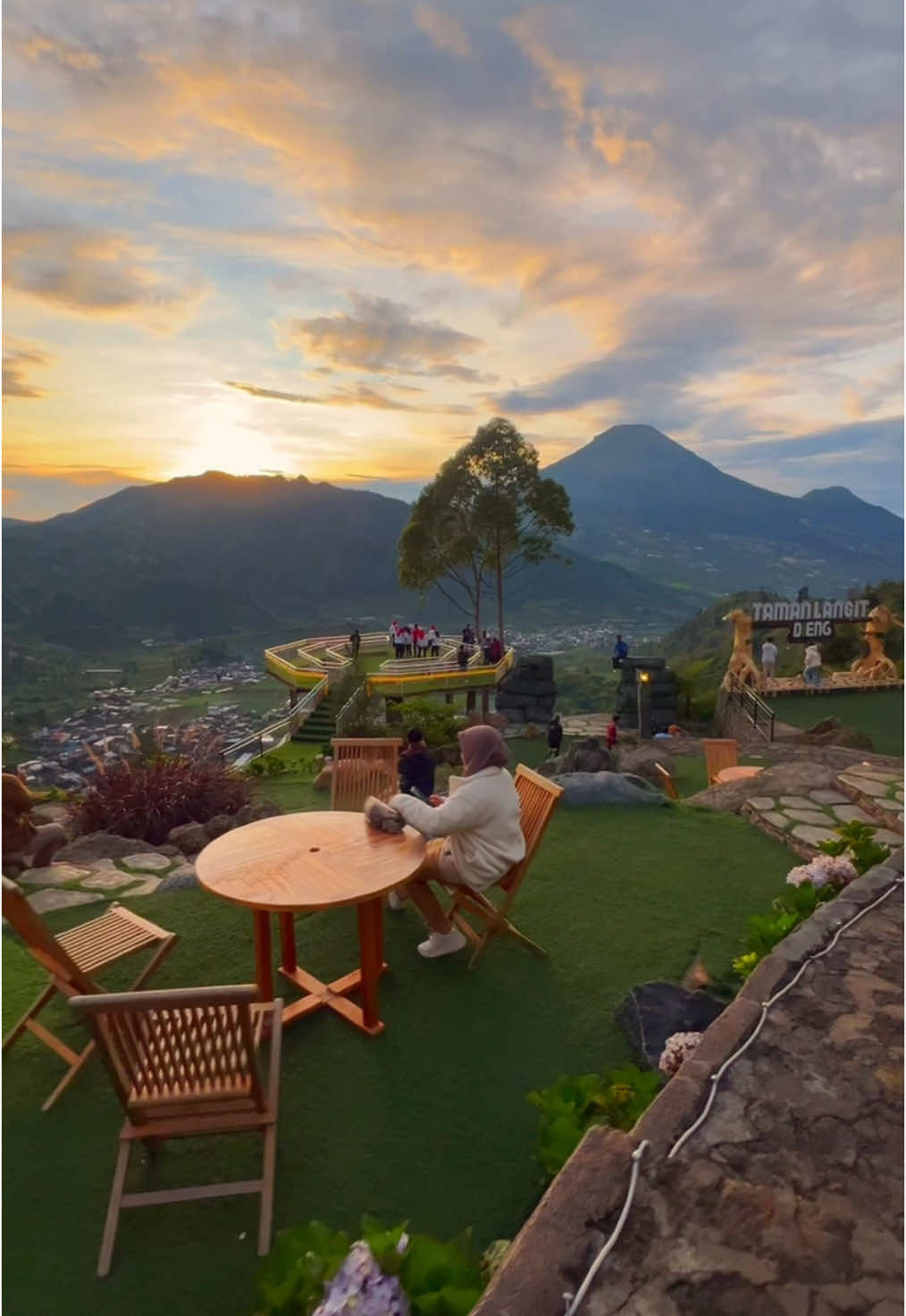 Tanpa launtan awan taman langit masih tetap cantik 📍 taman langit #fyp #fypシ #tamanlangit #villapintulangit #dieng #wonosobo #JelajahLiburan #OlahragaTikTok 