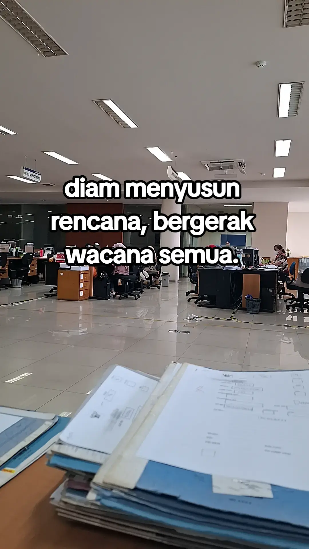 #ndxaakafamilia #viraltiktok #fyp #ekspresikandengancapcut #Capcut #capcut #memecut #meme #baibliya #habibliya #baibauliya #fyp #habibauliya #katabijak #katahatiwanita #quotesaesthetic #quotestory 