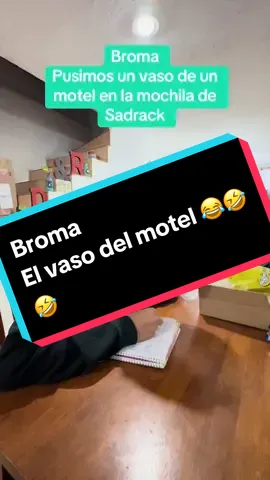 Pusimos un vaso de un motel en la mochila de Sadrack para ver la reacción de Rayito 🤣😂😂😂😂 esto se descontrolo 😂🤣😂 comentem para mas videos 😂🥰 #comedia #comedy #humor #acting #ryd #davidyrayito #rayitoydavid #FamilyFun #broma #humorparejas #familyjokes #sadrackyrayito @⚡Rayito Azurina⚡ @Dan 