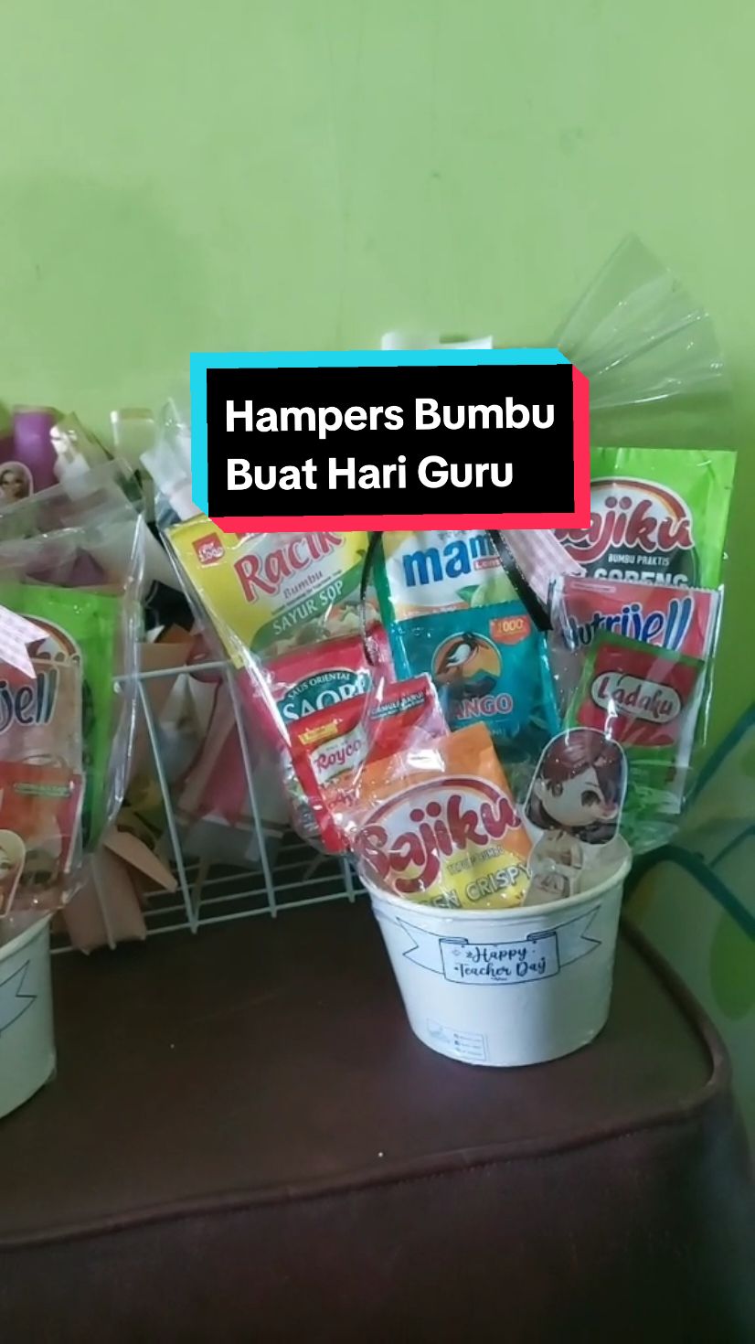 Hampers murah meriah dan berguna nih judulnya 🥰 #GebyarBelanjaNovember #hampershariguru #hadiahhariguru #idehadiahhariguru #hampersbumbu #fyp 