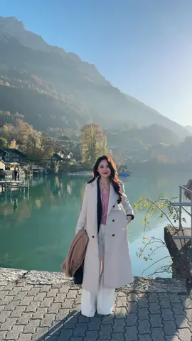 Đón Giáng Sinh ở Thuỵ Sĩ được không ạ? Nhớ quá nhớ lun #switzerland #thuysi #traveltiktok #outfitideas #outfitinspo #swiss 