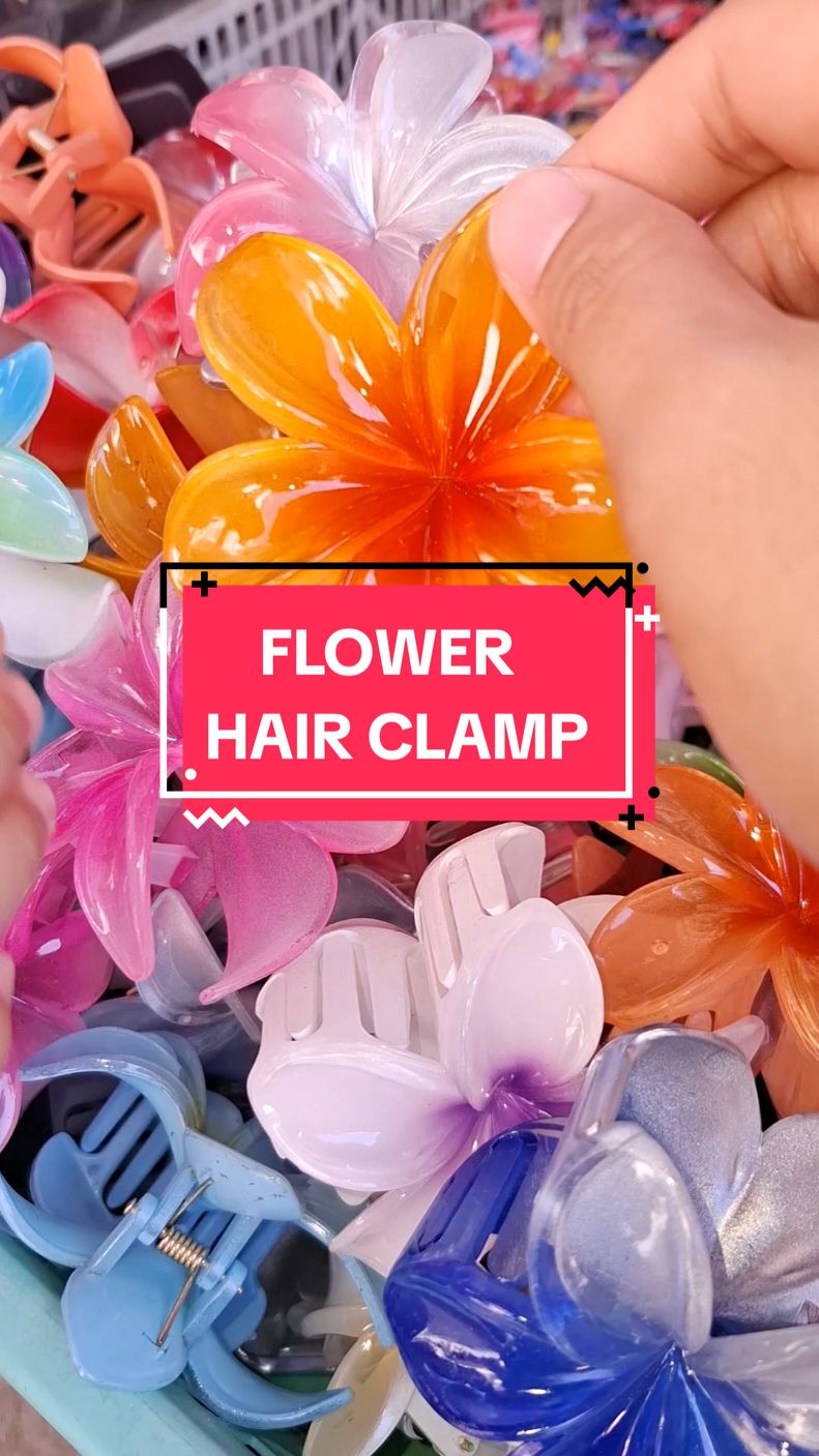 Ang saya maghoard kasi affordable at ang daming available colors. 😍😍😍 #flowerclip #hairclamp #hairclip #hair #fashion #flowers #tiktokmademebuyit #tiktokfinds #fyp #recosniey #trending 