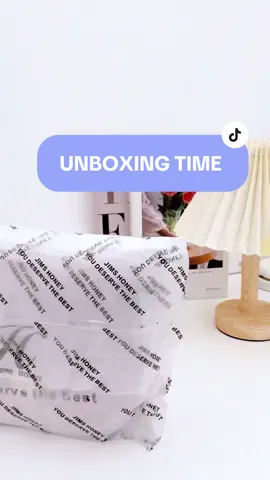 Unboxing koleksi terbaru jimshoney🔥🤏🏻#berlinbag absen yuk yang udah punya🥰#promoguncang1111 #unboxing #jimshoneykudus #jimshoneyjepara #fypシ #taswanita #asmr #asmrsounds #asmrtiktok #unboxing #berlinbagjimshoney #fypシ゚viral #tasselempang #tasselempangwanita #taswanitaselempang 