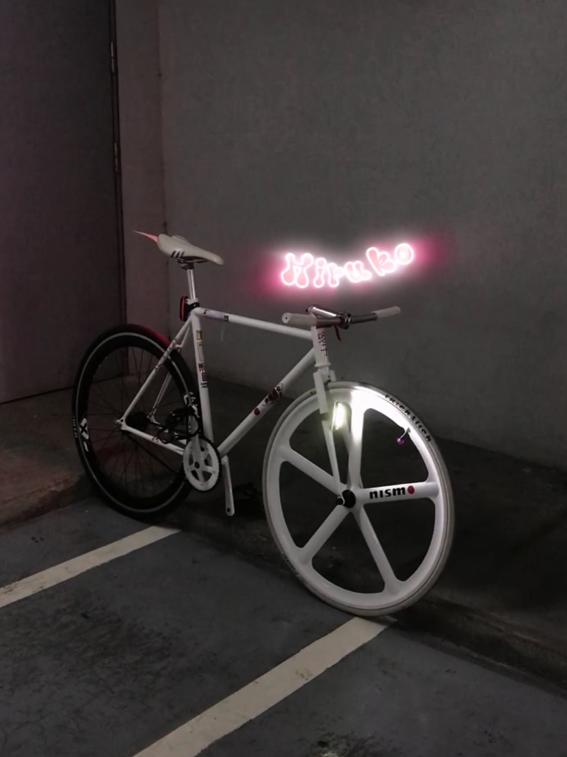 parking lot diving #fyp #fixedgear #bike #fixie #fixiebike #fixedgearphilippines #Fixed Gear Hanoi Bike Trend #foryou #windbreaker #cycling #サイクリング 