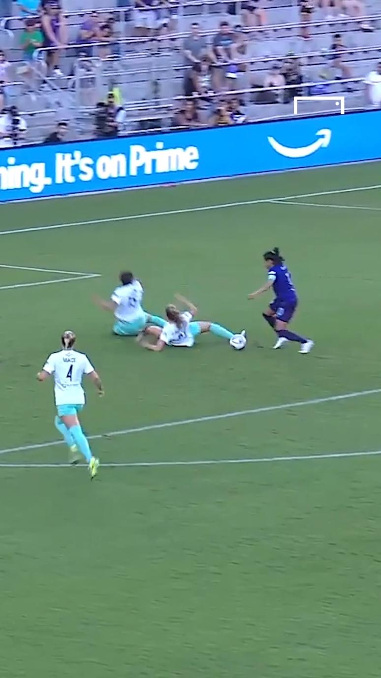 Brazil legend Marta scores an incredible solo wondergoal for Orlando Pride 🇧🇷 #football #futbol #Soccer #nwsl 