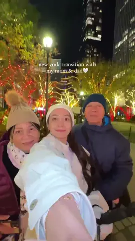 New york with mom & dad❤️  #momanddad #momdad #newyork #visitnewyork #newyorkcity #jalanjalan #traveltonewyork #sofiavlog #sofiainnewyork #samasamaketawa #tiktokindonesia