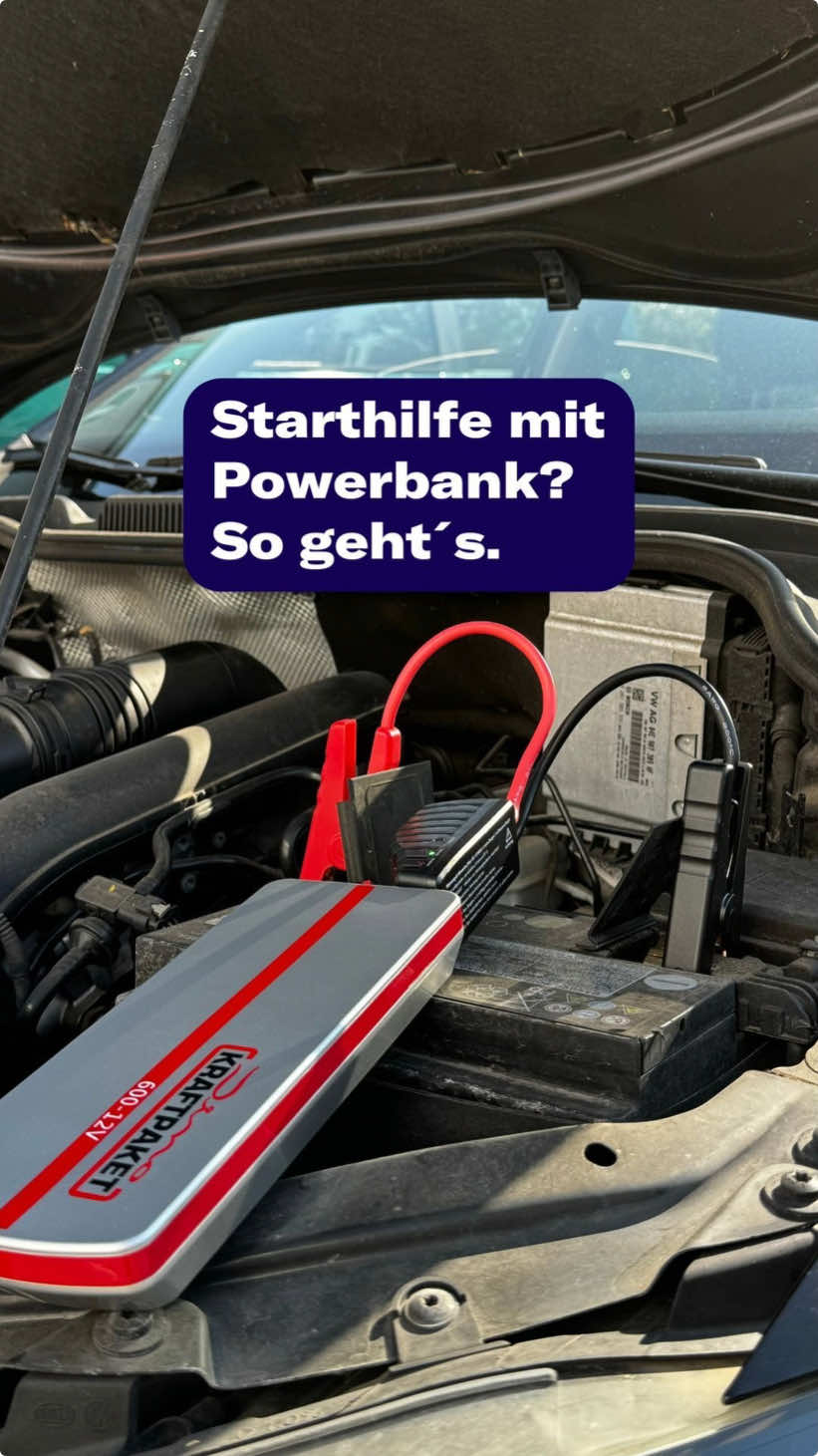 Starthilfe mit Powerbank? Geht! Wer das Wort Powerbank hört, denkt wohl nicht in erster Linie an Starthilfe fürs Auto. Aber genau dafür ist die Powerbank, die David dir im Video vorstellt da. Welche Besonderheiten sie hat, wie sie funktioniert und worauf du achten solltest – erfährst du im Video. #kfzteile24 #auto #batterie #borninthegarage #weloveparts #blackfriday #teiletausch #DIY #powerbank #starthilfe #automotive #aftermarket 