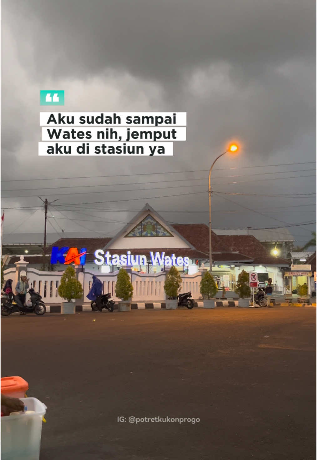 Siapa nih yang punya kenangan dijemput di Stasiun Wates ☺️ Katanya kenangannya sulit dilupakan Video by: admin Loc: Stasiun Wates, Kulon Progo, Yogyakarta #potretkulonprogo #kulonprogo #jogja #wates #wisatakulonprogo #wisatajogja #yogyakarta 