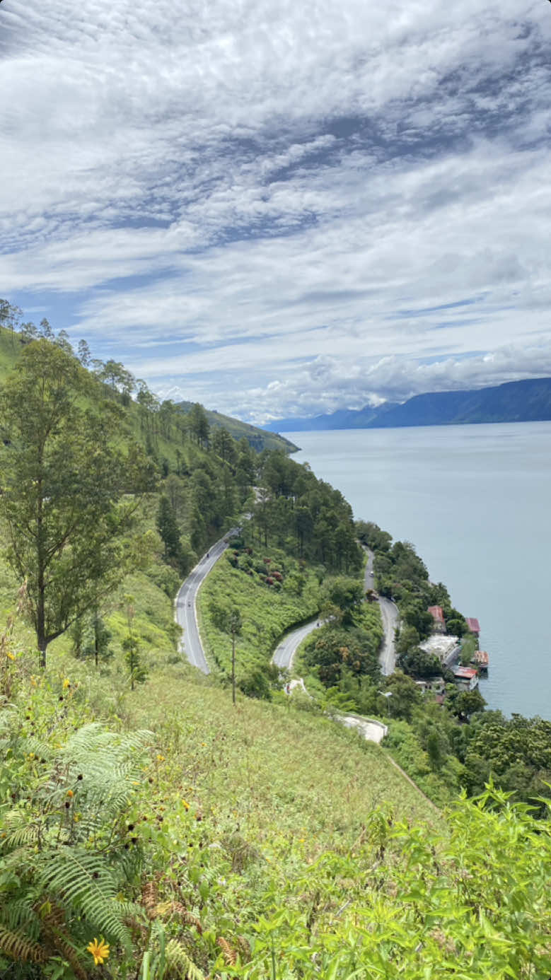 View Jalan ke Tongging dengan ke indahannya  #merek #tongging #paropo #silalahi #sumut #alam #pesonaindonesia #pesonaalamindonesia