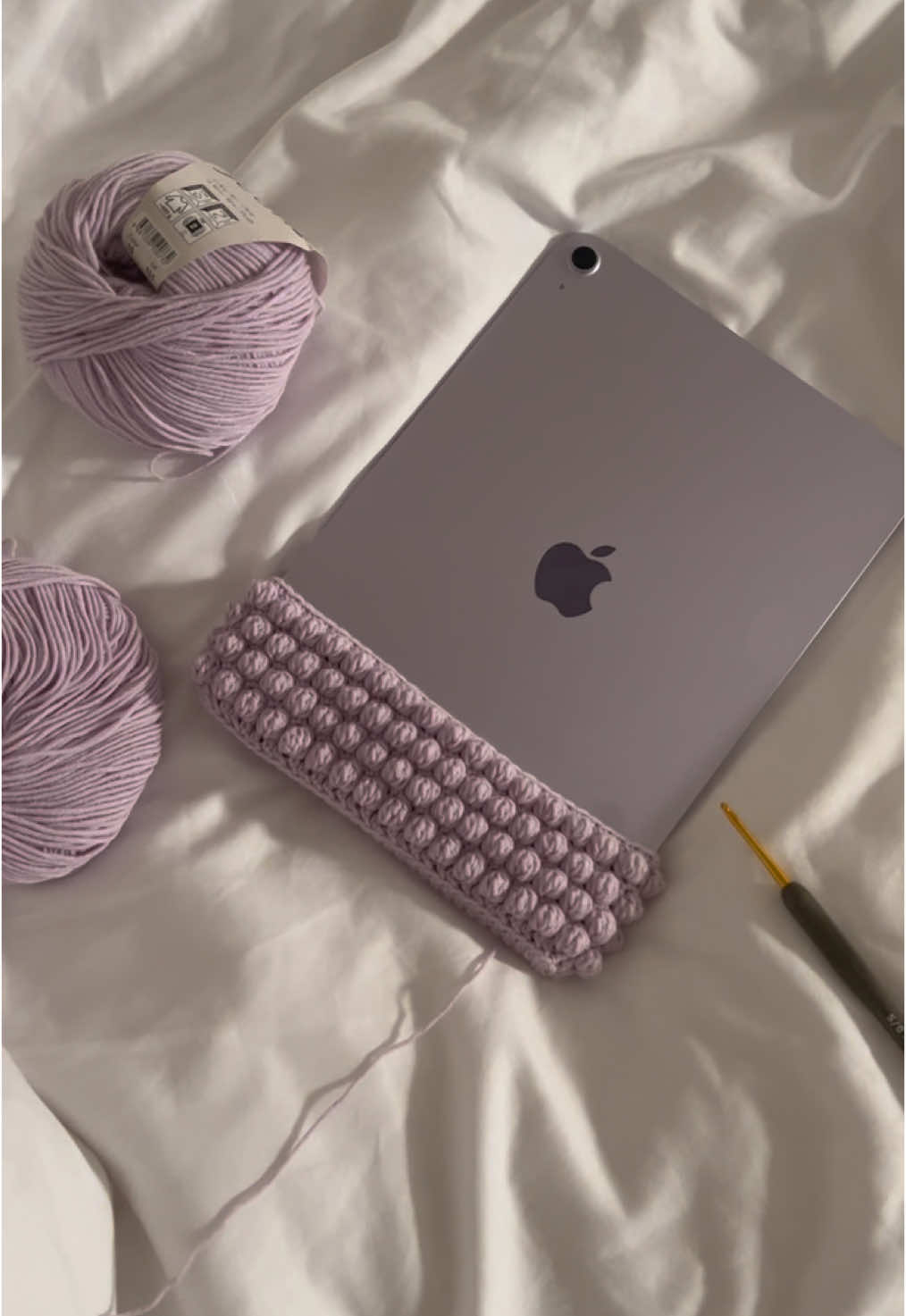 ايش رايكم؟ #crochetpouch #handmade #اكسبلورexplore #crochetipadcase 