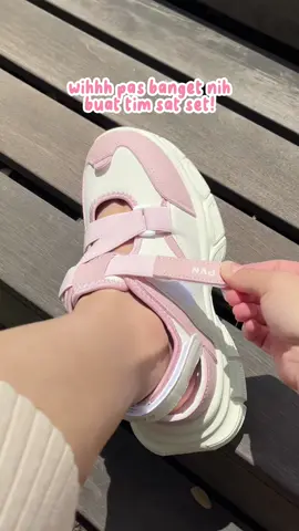 sneakers lucu tanpa tali cocok buat kamu yang sat set 🥰 #pvn #pvnruka #rekomendasisepatu #fyp 