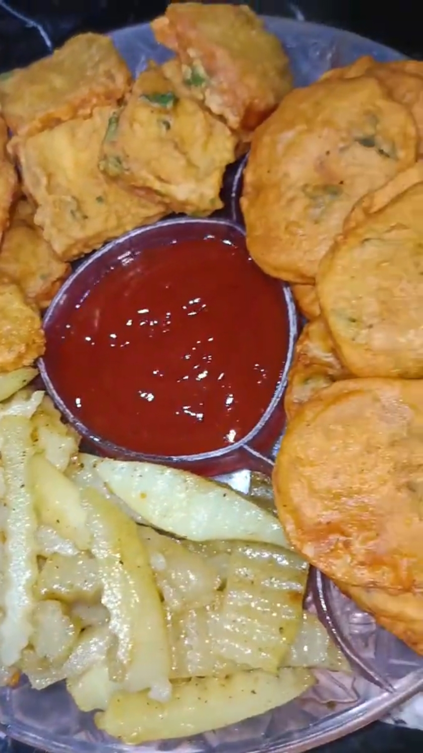 Chai platter  . . #trending #video #viral #fyp #foryoupage #trend #trendingvideo #viraltiktok #viralvideo #100k #1millionviews #Foodie #fyppppppppppppppppppppppp #capcut #shorts #tiktok #Recipe #foryou #chai #fries #pakora #bread #ketchup #trend@Foodie Girl Tayeba✨ @Foodie Girl Sara @Food & Art @バヤシ🥑Bayashi @Lynja 