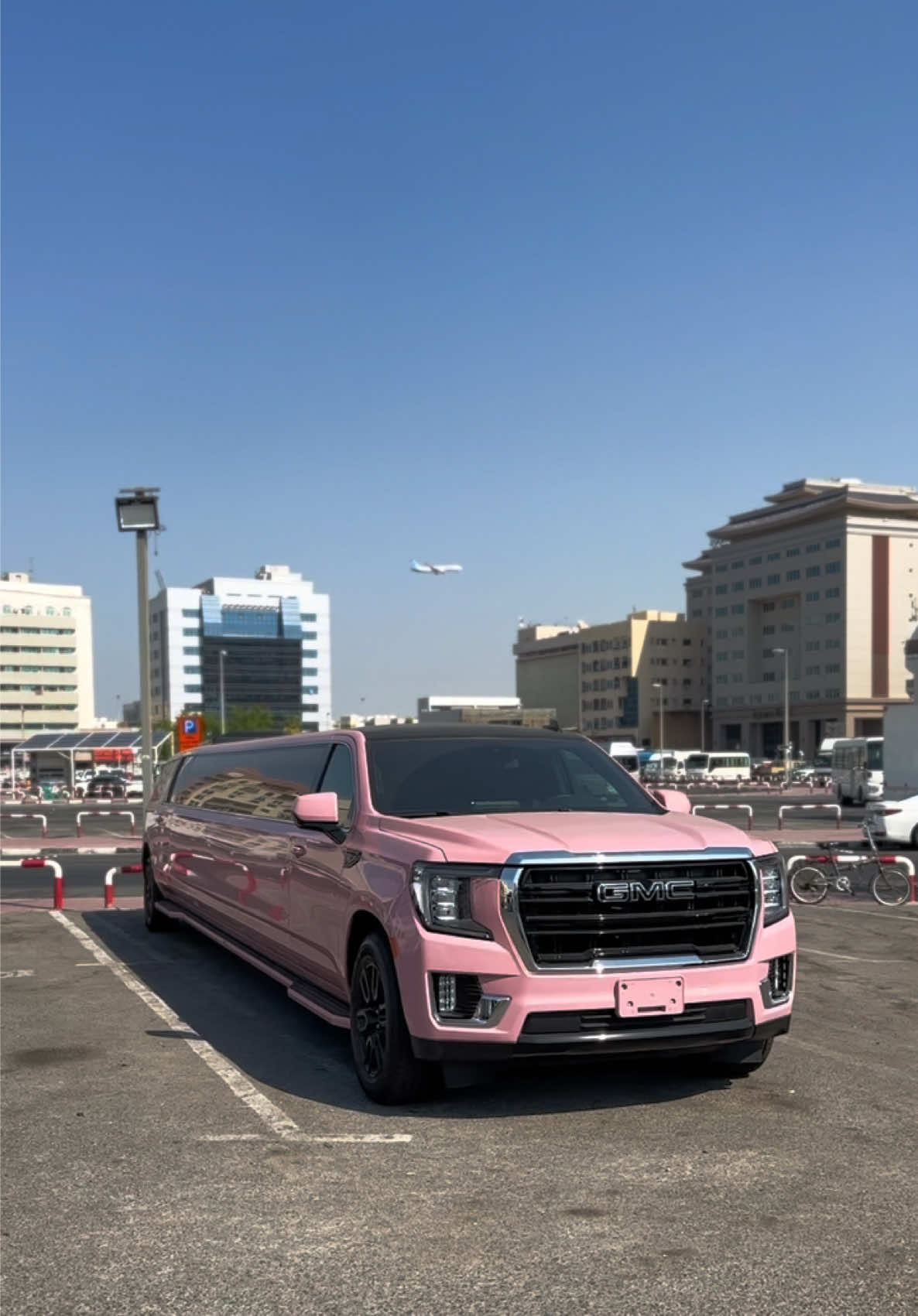 #lasvegaslimodxb #swatlimousine #thelimodubai #trending #dubai #uae🇦🇪 #fypシ゚ #اكسبلور #thelimodubai #birthdaysurprise #viralvideo #foryoupage #fyppppppppppppppppppppppp #🔥 #gmc #brides #emiratespalace #abudhabi #stretchlimousine #tiktok #instagram # reels #trendingreels #yukon #malalaedition 