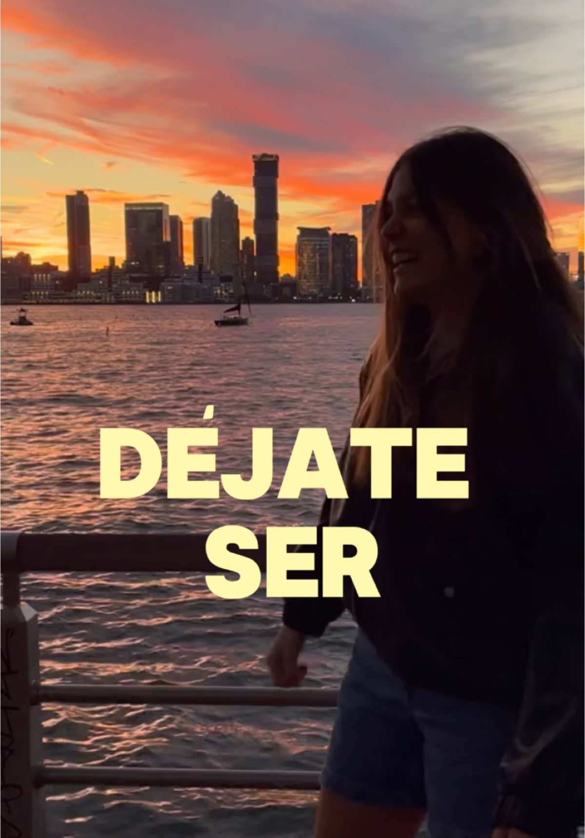 spoiler de vida: cuando intentamos mantener una fachada basada en expectativas irreales de quien “tenemos que ser”, nos alejamos de nuestra verdadera esencia y de lo que sentimos 👀♥️✨ ser vulnerable no te hace débil, te hace valiente 🫂✨