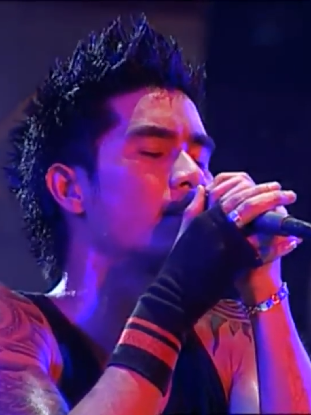 #ขอเช็ดน้ำตา #Clash #มหกรรมคอนเสิร์ตทรัพย์สินทางปัญญา2003