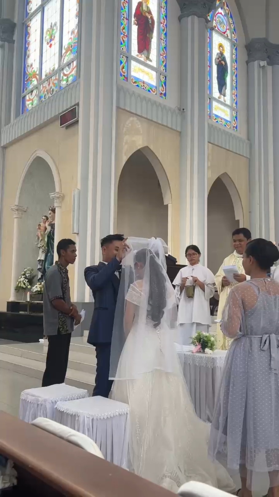 💐♥️🙌 #altar #nikah #nikahgereja #katedralsintang #fory #fypシ゚viral #foryoupage #viral_video #fy #lewatberanda #selamat #fyppppppppppppppppppppppp #vidio #sintangkalbar #fypage #katolik 